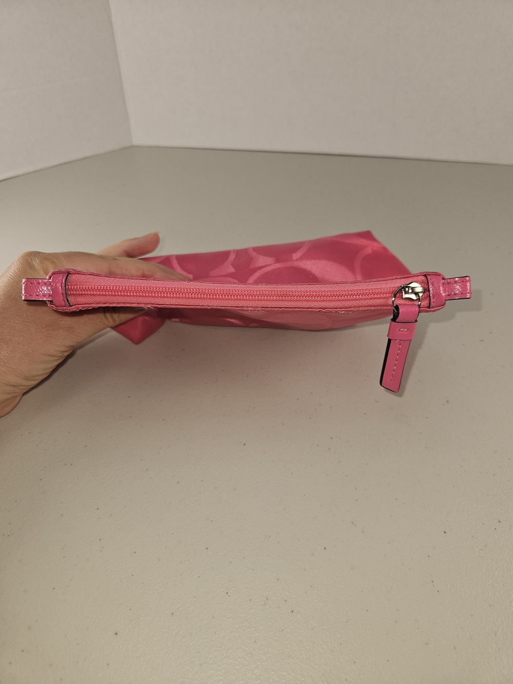 Coach Pink Signature C Cosmetic Makeup Pouch Bag Zippered Top Wristlet - Picture 10 of 11